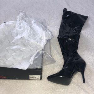 Size 8 Brand New faux leather boots
